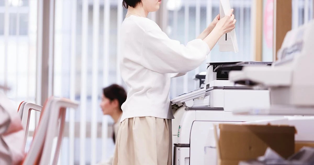 FAXを廃止できない理由とは？FAXが廃止できない理由による企業への影響 ビジネスチャットならChatwork
