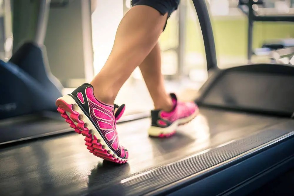11 Quickest Ways To Relieve Tight Calves While Running!