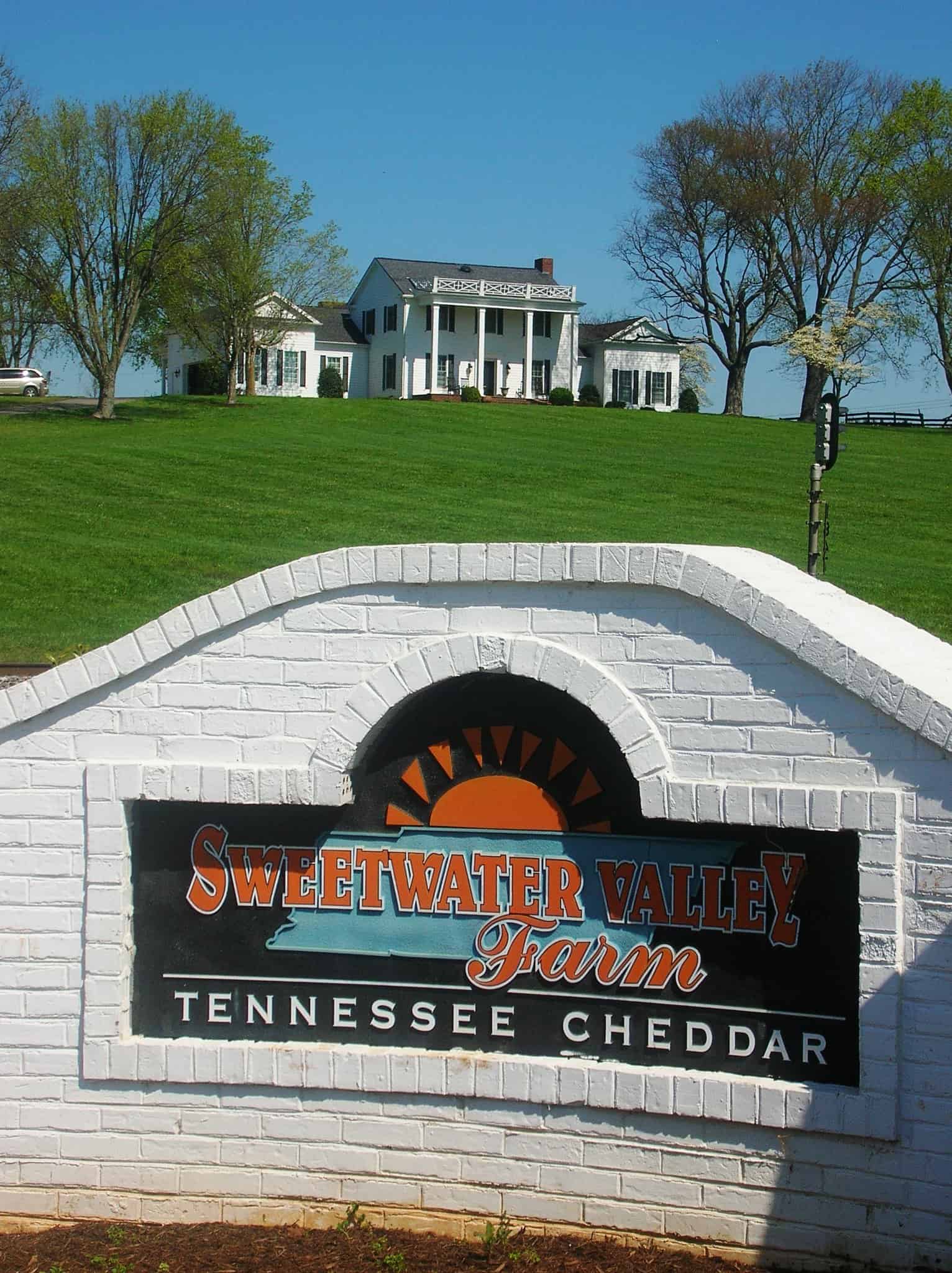 Sweetwater, TN Home of America’s Largest Underground Lake