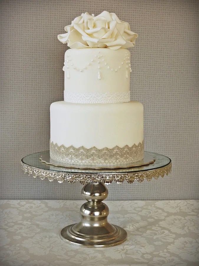 25 CUTE SMALL WEDDING CAKES FOR THE SPECIAL OCCASSION...... Godfather