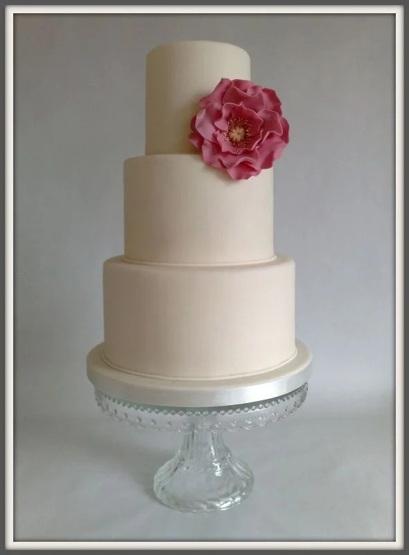 25 CUTE SMALL WEDDING CAKES FOR THE SPECIAL OCCASSION...... Godfather
