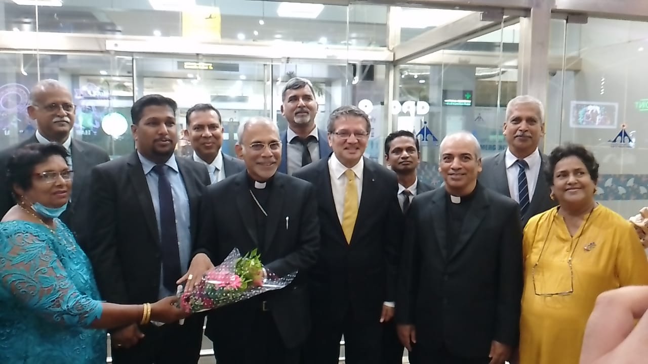 Cardinal Filipe Neri Ferrao Given A Warm on his arrival from