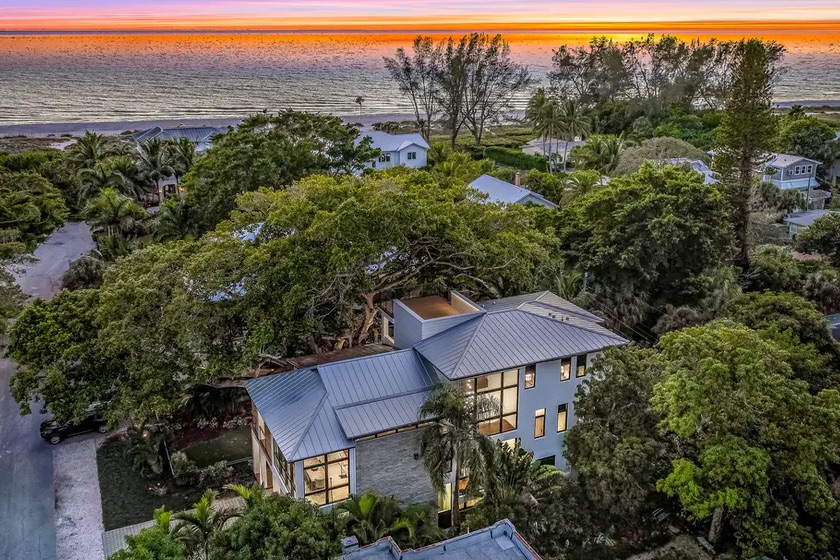 Banyan Tree Beach House, Anna Maria Island GOFLORIDA