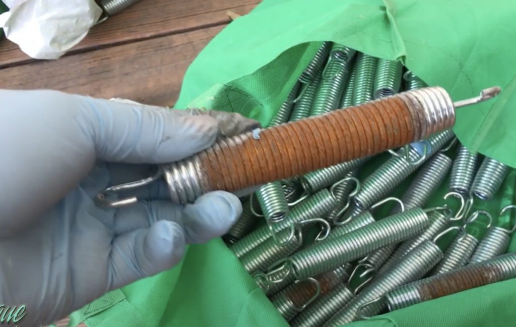 How To Remove (and Prevent) Rust on My Trampoline? Go Forth Kids