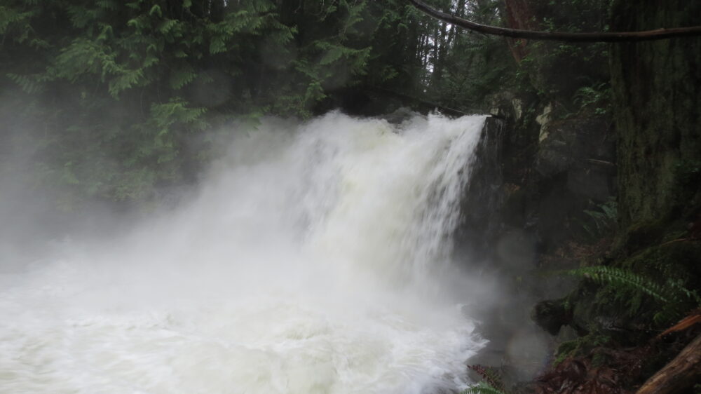 Mohun Creek Falls, Vancouver Island, BC Gohiking