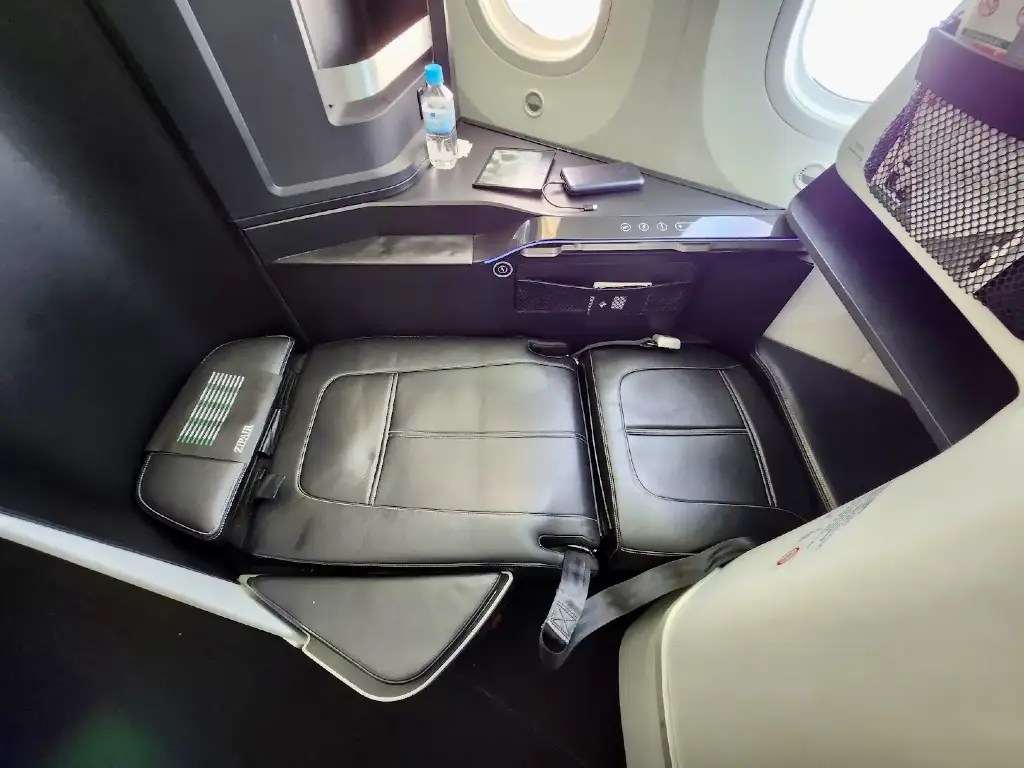 Flying the New LowCost Airline Zipair to Japan