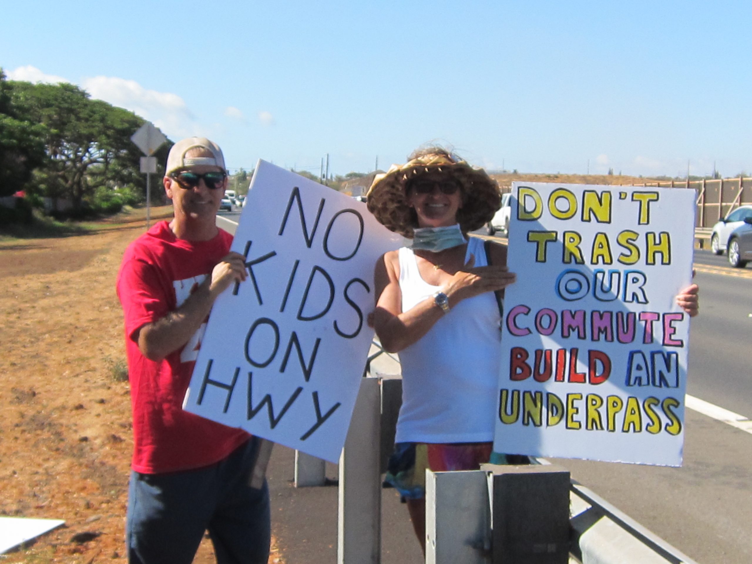 Sign Waving Demonstration Seeks Safety First for Future Kihei High