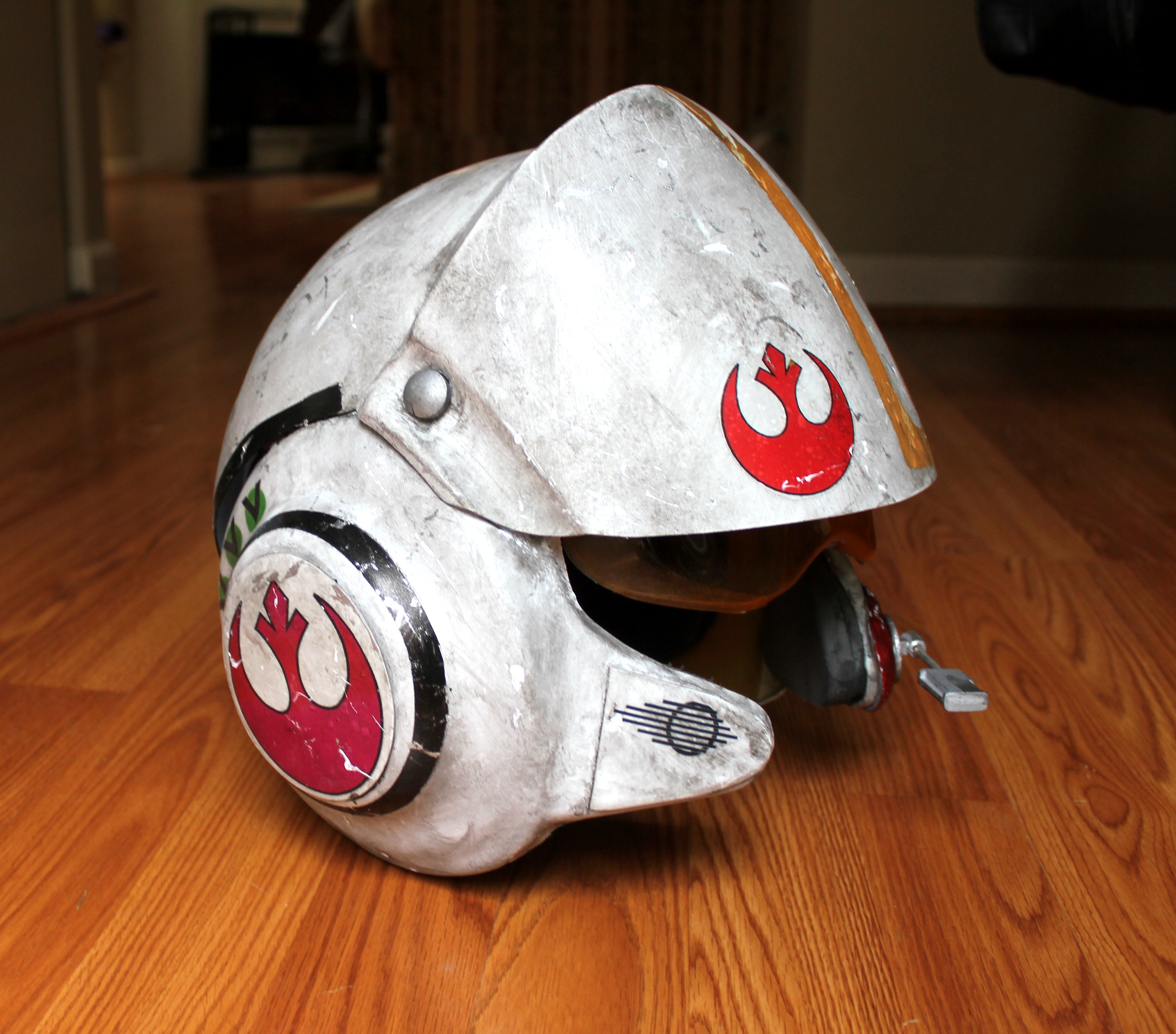 UPDATE I just saw a clip showing the rear of the blastshield. You can