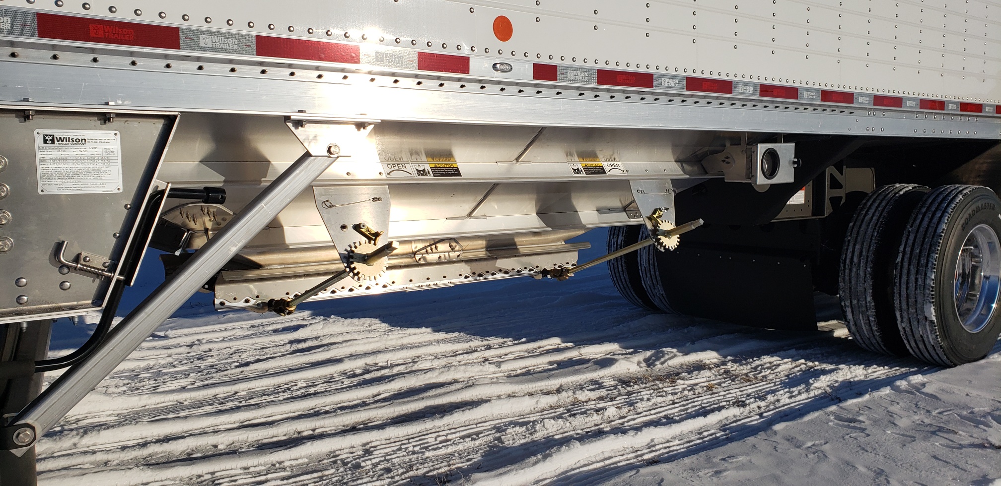 EVO Style Super B Hoppers Golden West Trailer & Equipment LTD.