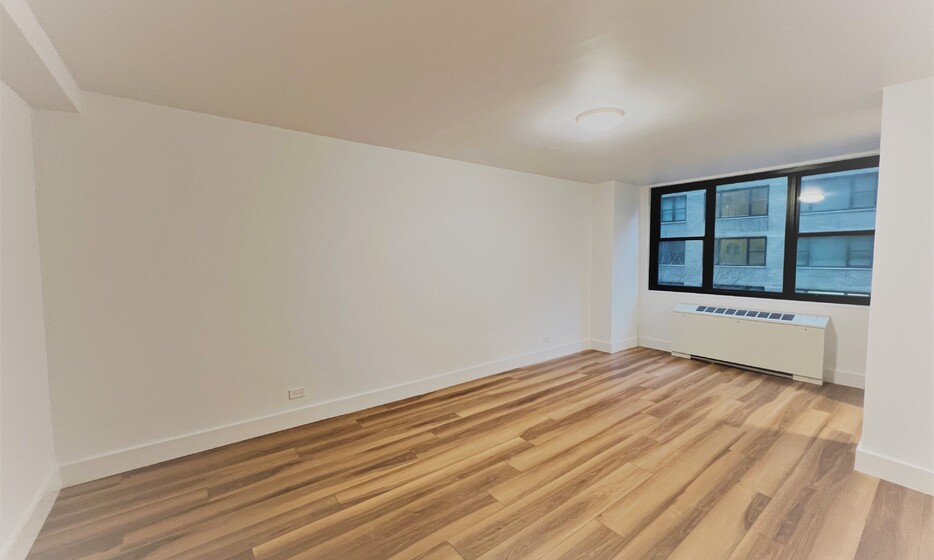 Park towers south 1 / Unit 405 Manhattan Commercial Rentals