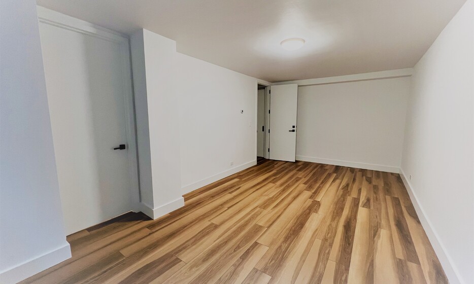 Park towers south 1 / Unit 405 Manhattan Commercial Rentals