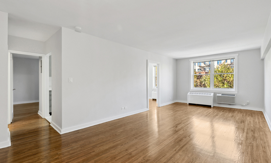 Pelham parkway towers / Apartment mat 04e The Bronx Rentals