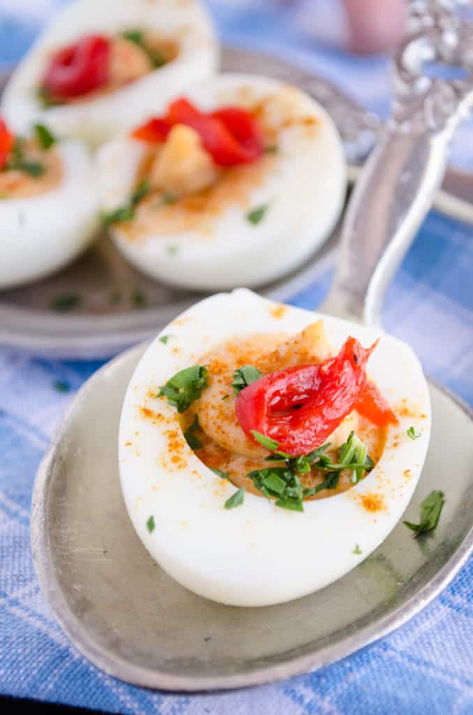 Hummus Deviled Eggs • The Goldilocks Kitchen