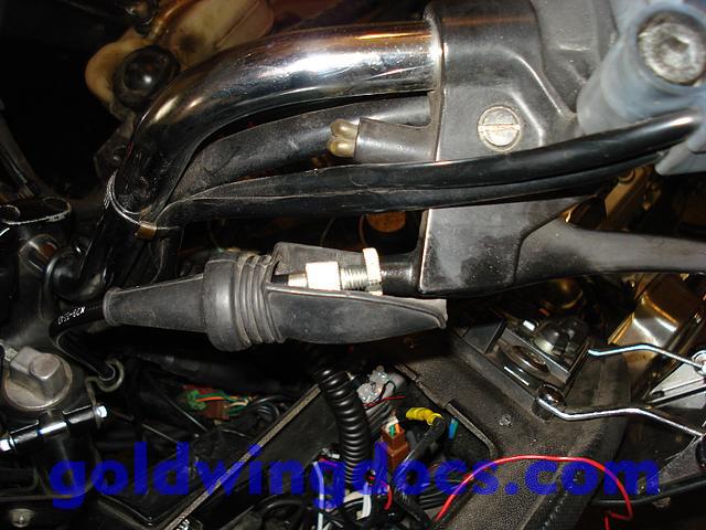 How to replace your clutch cable • GL1100 DIY Articles • goldwingdocs.com