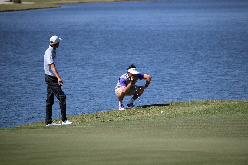 Heftiges Break Was tun, wenn das Grün stark abfällt? Golf Knigge