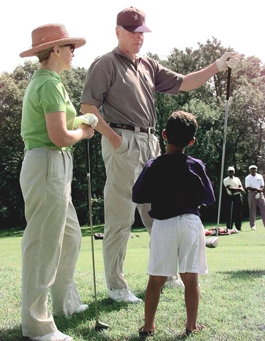 Hillary Clinton, Donald Trump Hit the Golf Course