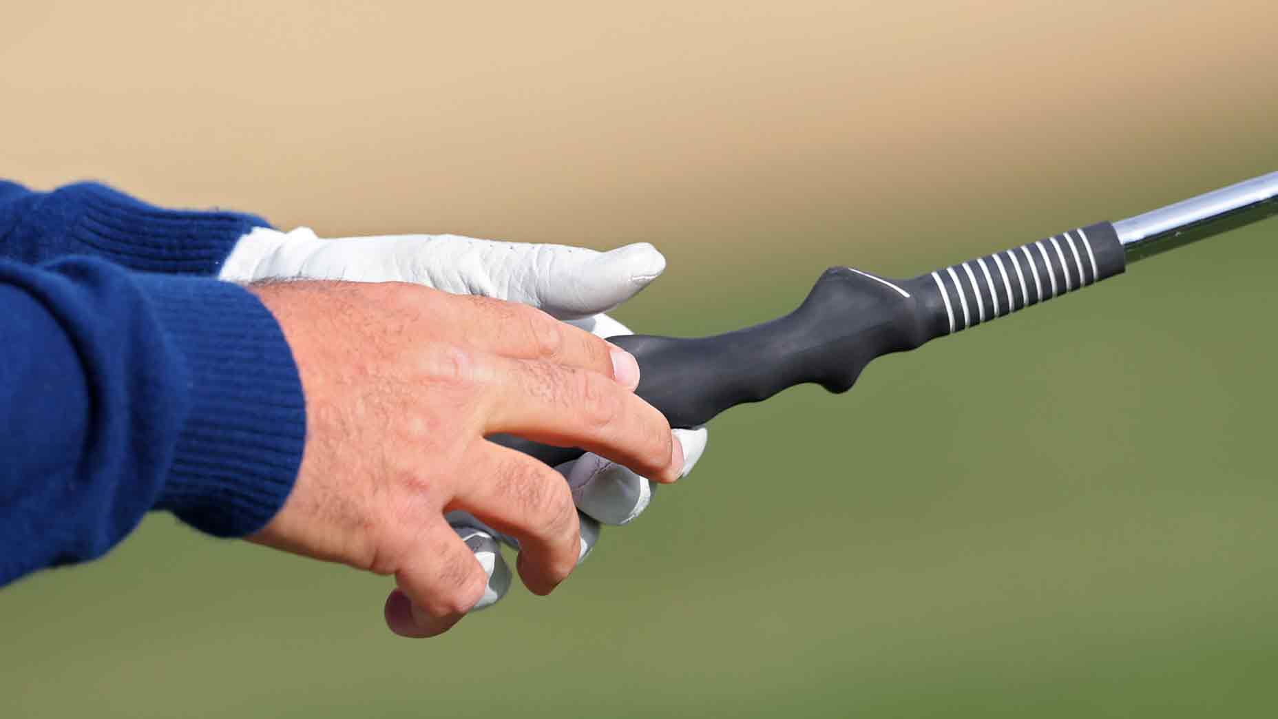 Scottie Scheffler tests out claw grip, expert explains the benefits