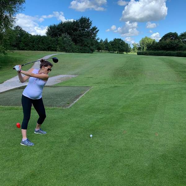 Can You Golf While Pregnant? Yes, with These Tips!