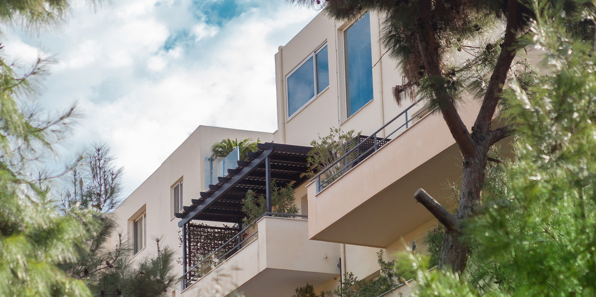 Golfside Residence luxury, modern, high end apartments/houses to rent