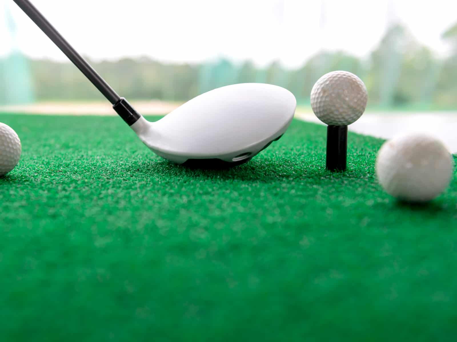10 Best Tees for Golf Simulator Reviews & Guide