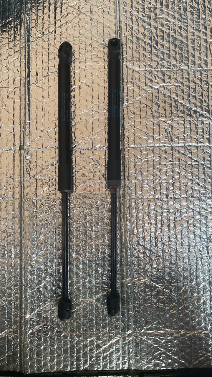 VOLKSWAGEN PASSAT 2010 TRUNK STRUT PART NO 3C5827550C ( Genuine Used