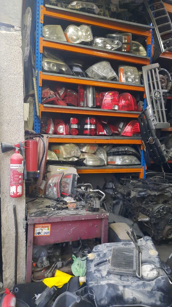 BURJ AL HUDHUD USED FORD,GMC, CHEVROLET CARS & SPARE PARTS TR. (Used