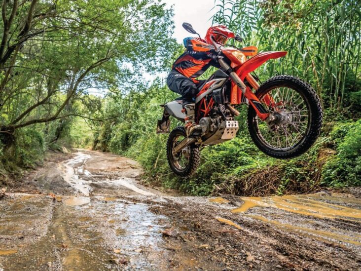 What's The Difference Between On and OffRoad Motorcycles
