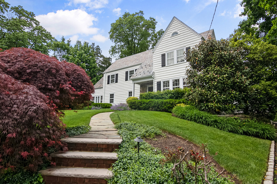 56 Twin Oak Road, Short Hills