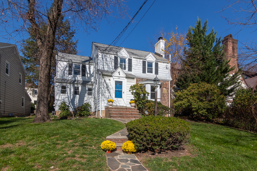 45 Greenwood Drive, Millburn