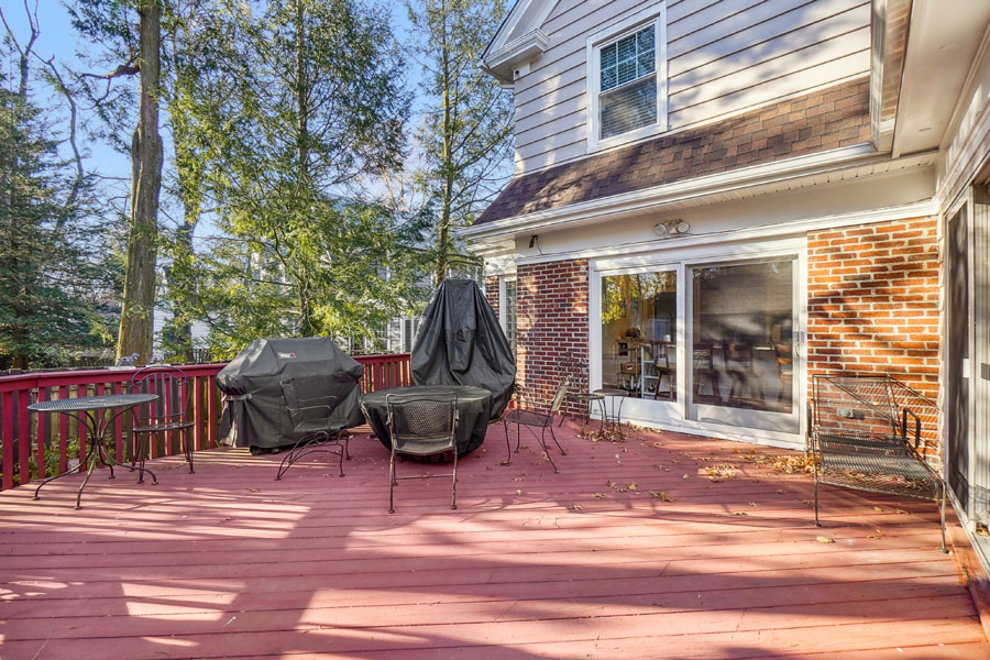 12OverlookTerraceFront