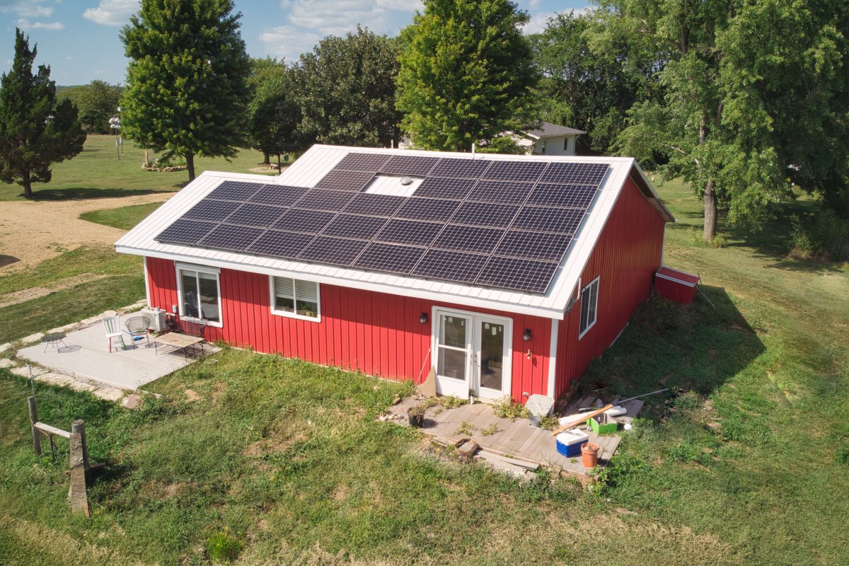 9 kW Residential Solar Installation in Oskaloosa