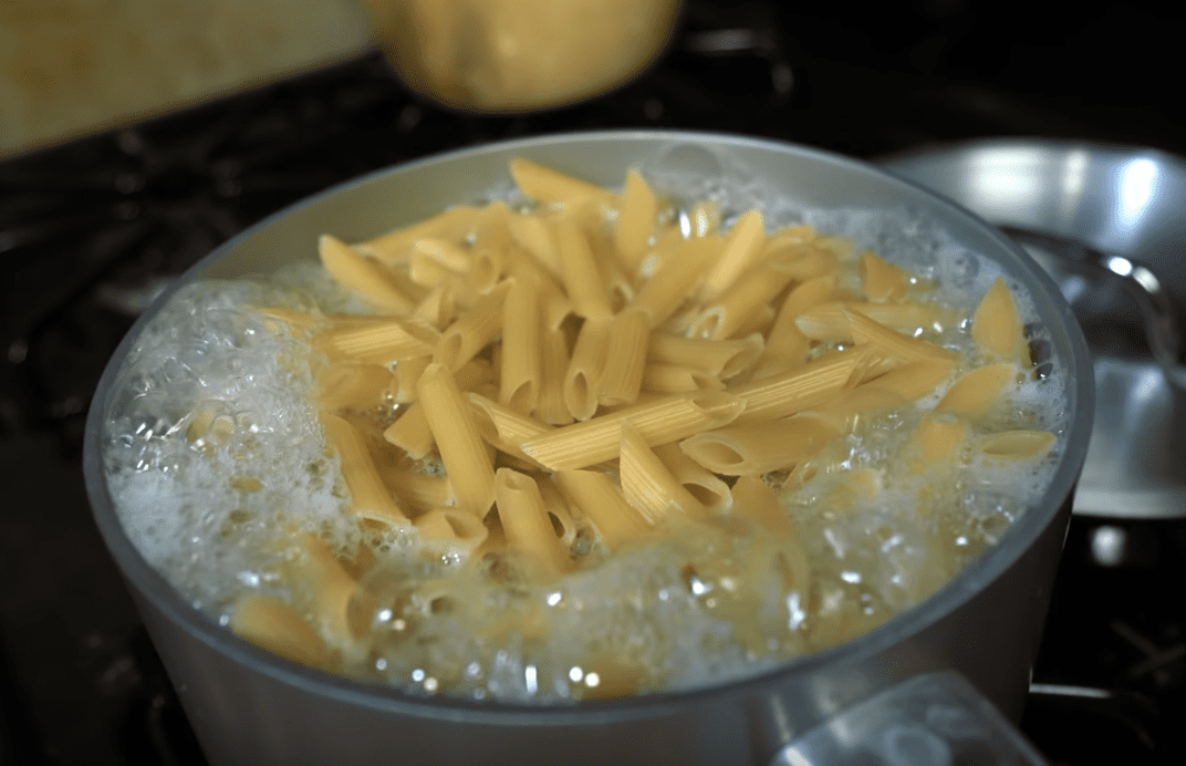 After student dies from eating leftover pasta, DR warn about dangers of