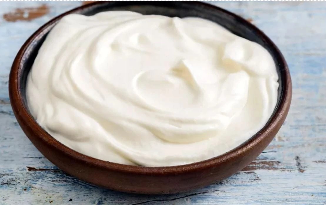 Can Dogs Have Sour Cream? [Good & Bad effects]