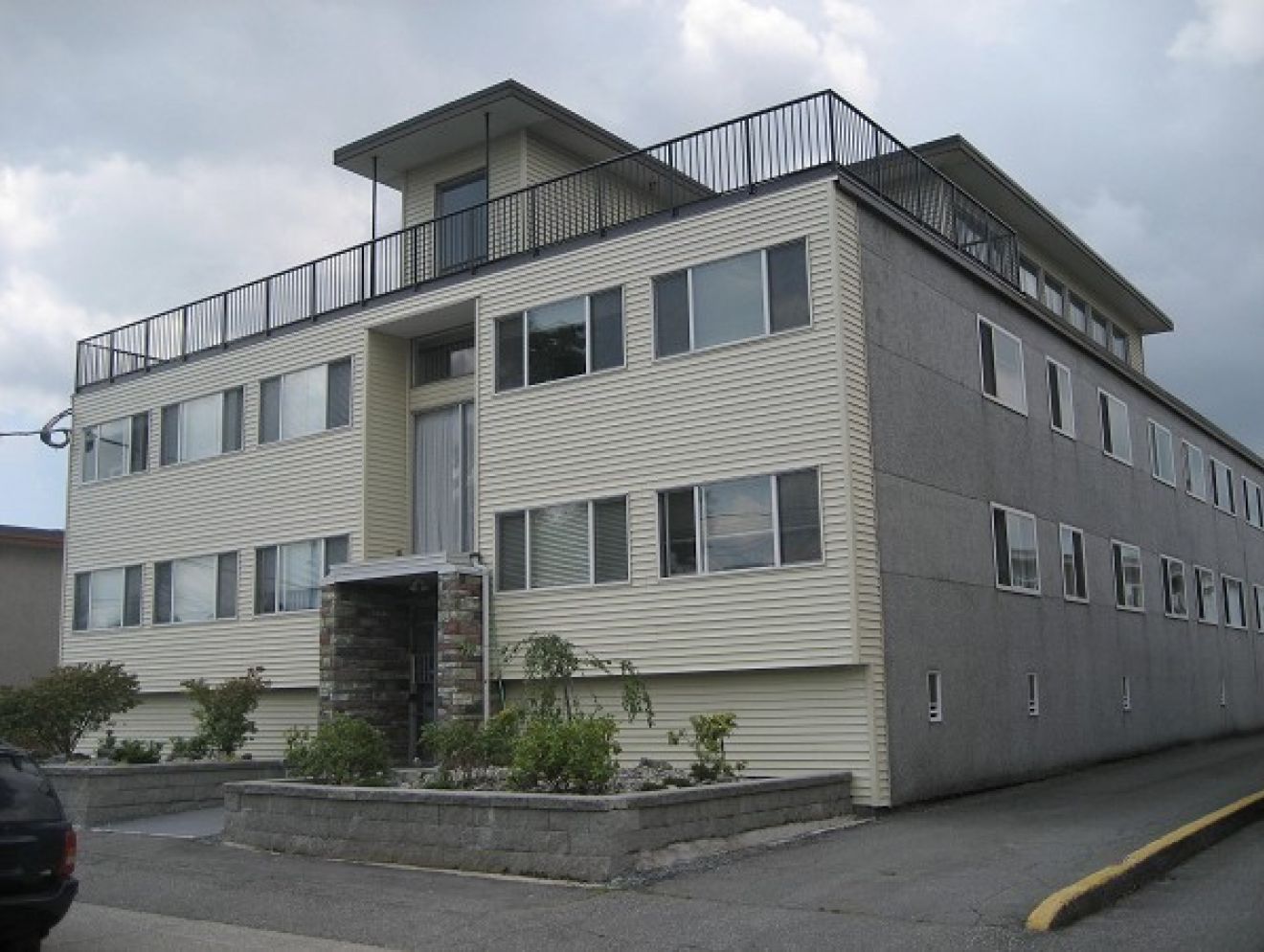 Goodman Radil Plaza 6675 Dow Avenue, Burnaby