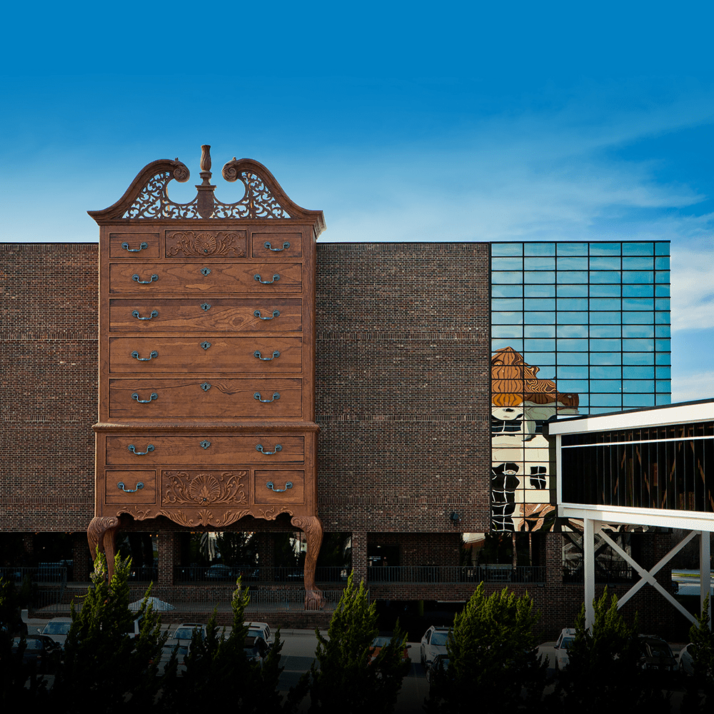 ‘World’s Largest Chest of Drawers’ Is the Perfect Entrance to America’s
