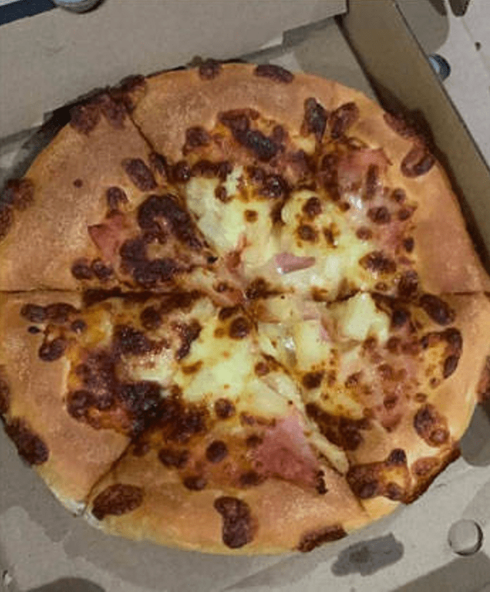 Pizza Hut Refunds Customer After Sending a Pizza with Super Oversized