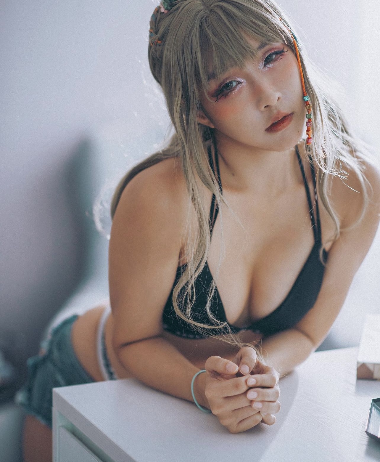 S’pore Secondary School Teacher Quit to Become OnlyFans Content Creator