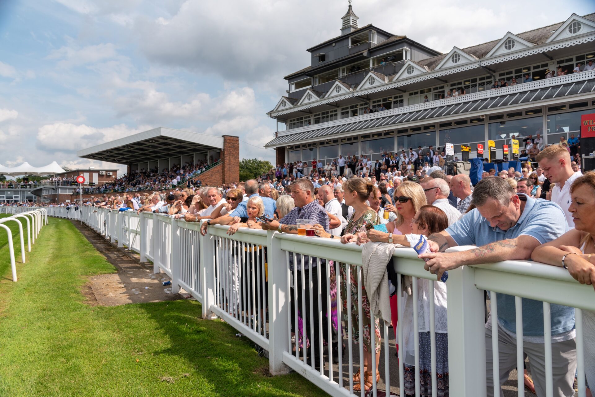 Thirsk Racecourse Go Racing Yorkshire Horse Racing