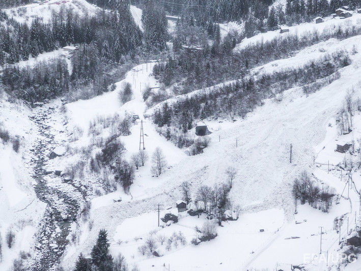 ГСЧС предупреждает об опасности схода лавин в Карпатах / ГОРДОН