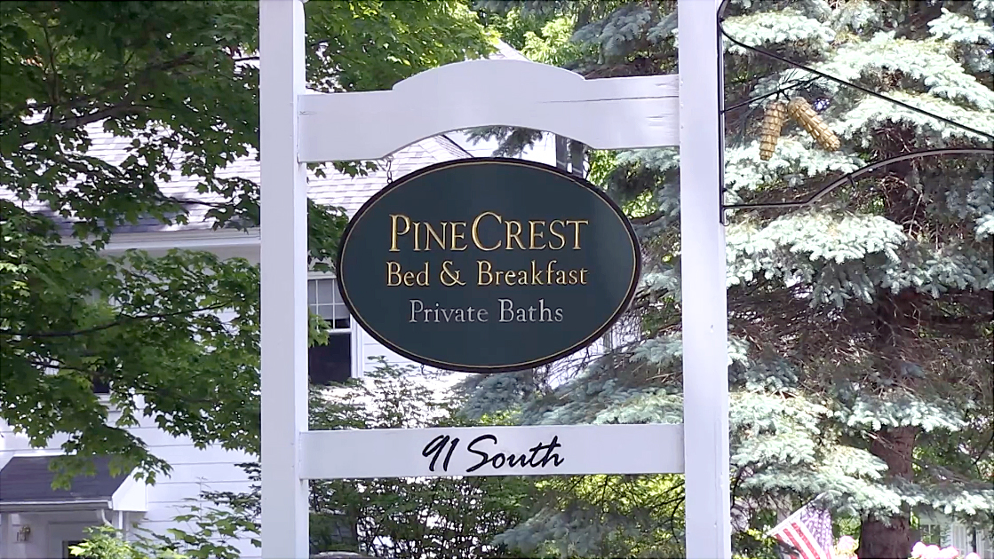 Gorham Made PineCrest Inn Bed & Breakfast Gorham Economic