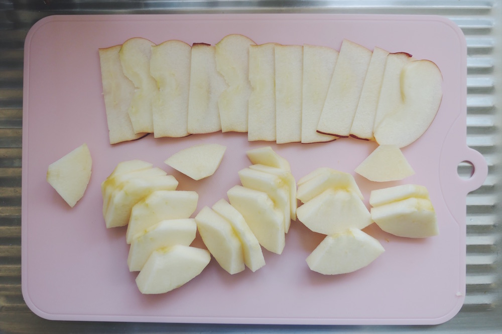 冷凍パイシートで作る！簡単アップルパイの作り方の巻: のんびりとていねいに暮らす 室内でも2日で完成！砂糖不使用がうれしい、超簡単「干しりんご」の作り方 | ごろごろマガジン