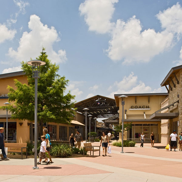 Round Rock Premium Outlets 125 Designer Stores