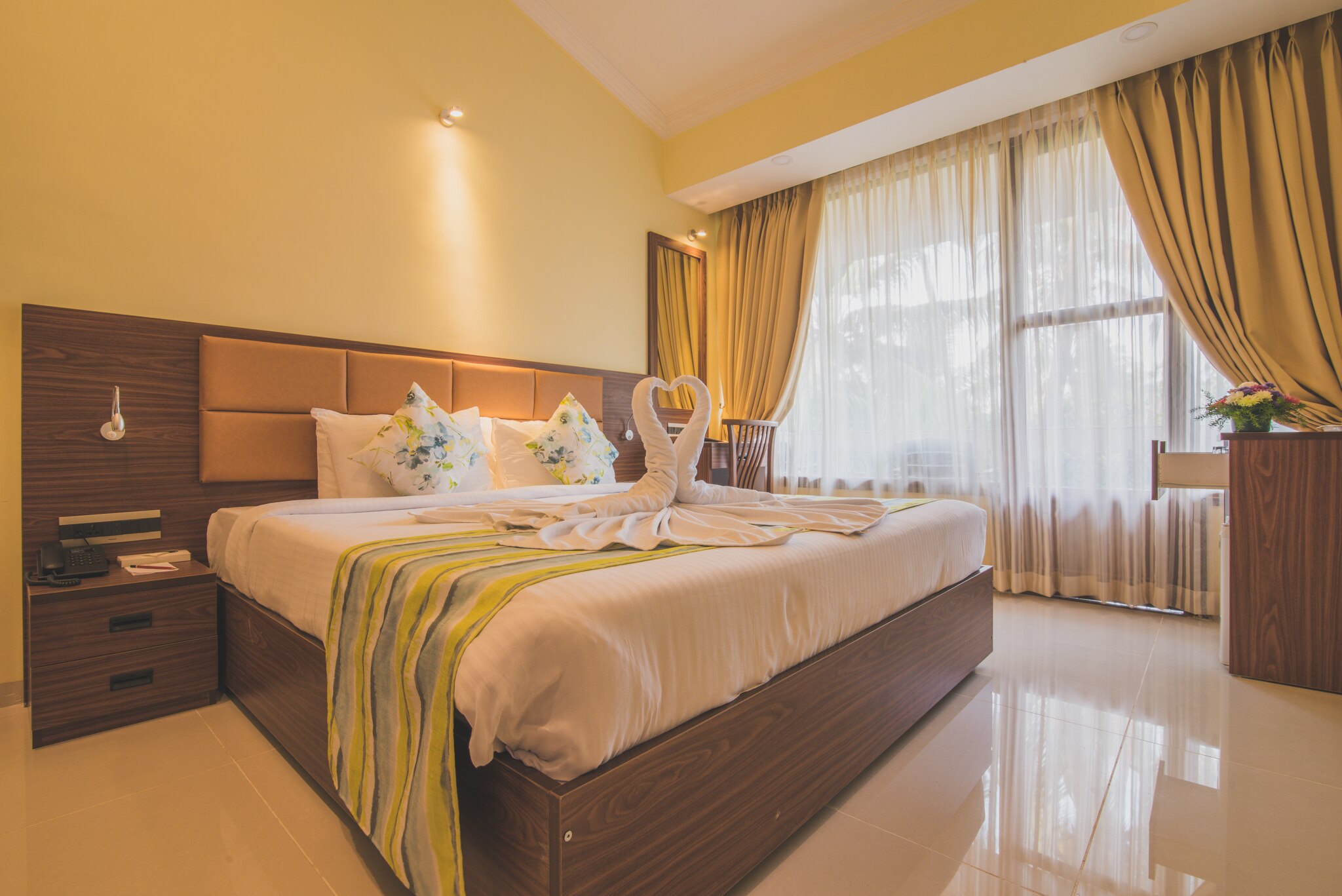 Lemon Tree Hotel,Candolim Goa INR 752 OFF ( ̶5̶6̶9̶9̶ ) 𝐏𝐡𝐨𝐭𝐨𝐬 & 𝐑𝐞𝐯𝐢𝐞𝐰𝐬