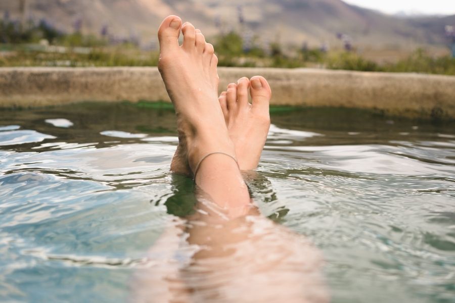 EARTHING HOW TO GET EARTH GROUNDED » Slow & Eco