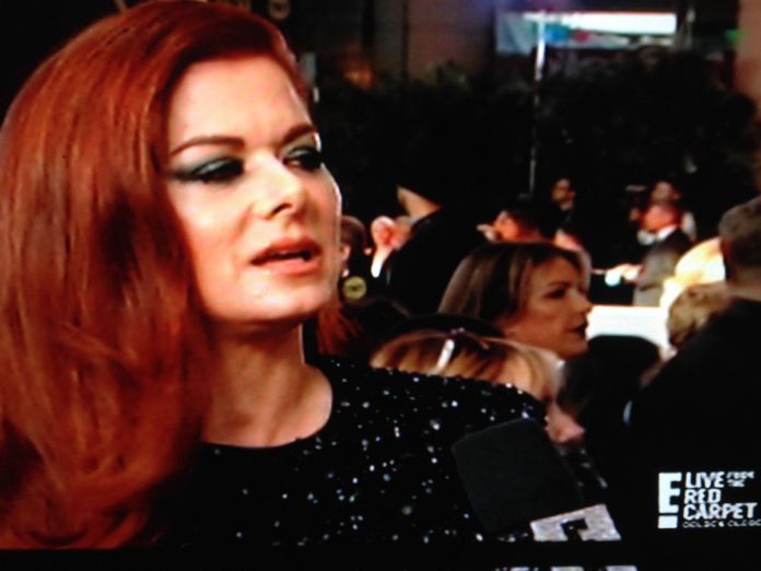 Debra Messing slams E! for not paying Catt Sadler enough during E