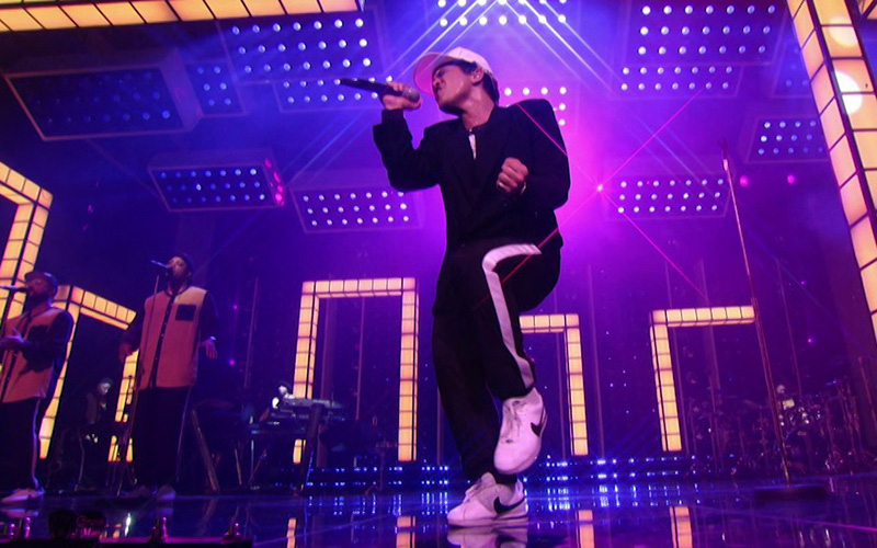Zendaya Stars In Bruno Mars New Video “Versace On The Floor” | Vogue Watch: Bruno Mars "Versace On The Floor" 2017 Billboard Music Awards Performance