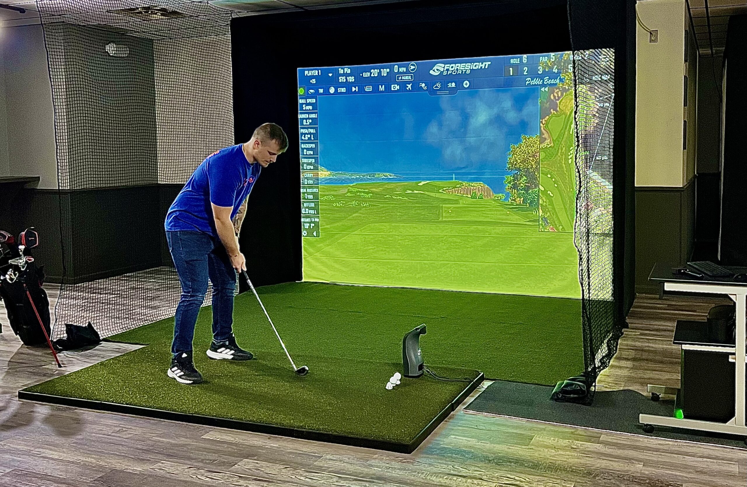 Indoor Virtual Golf