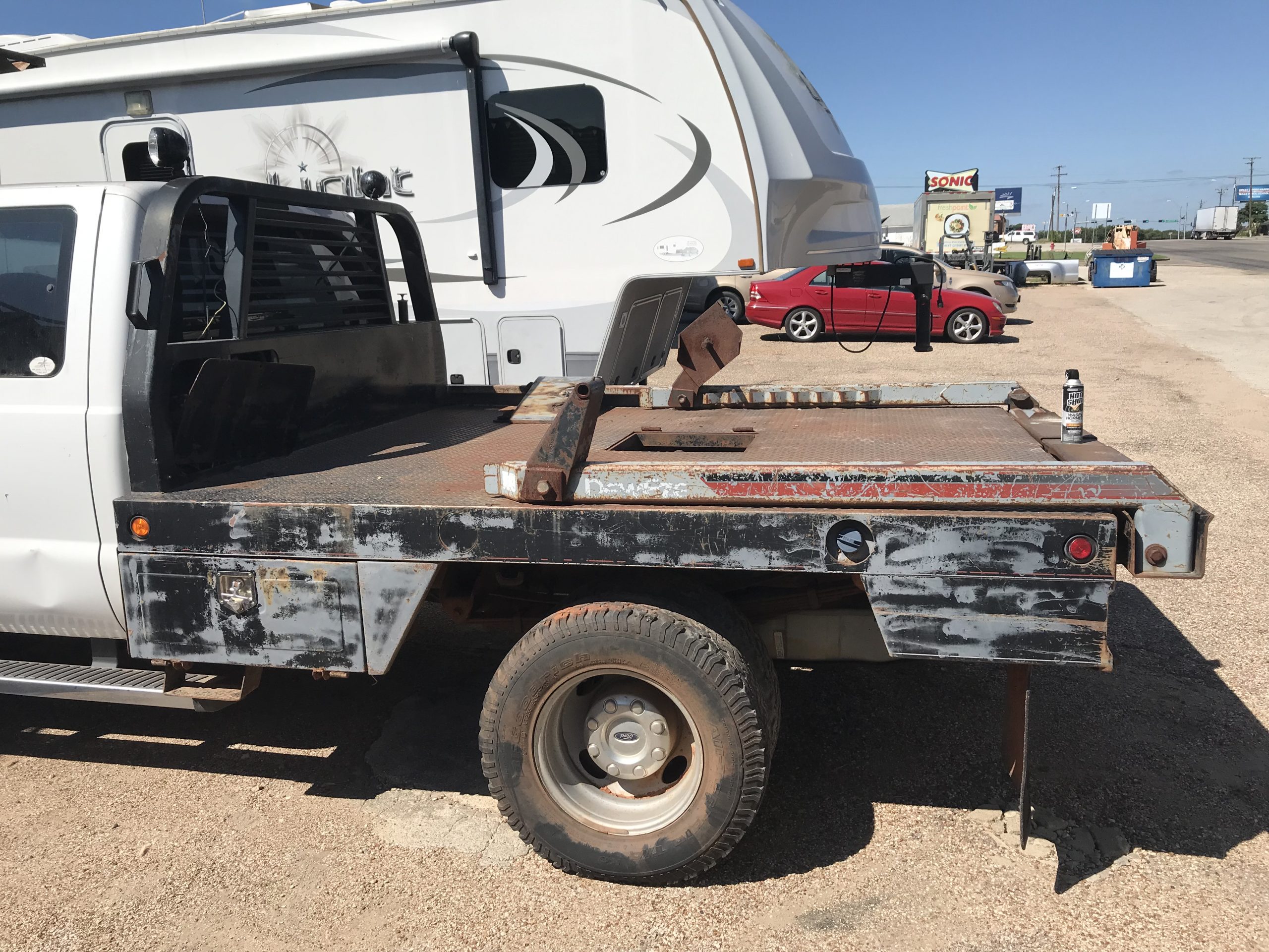  3059 Dew Eze Hydraulic Hay Bed w/ Ford F350Charlie Boiles Auto Sales