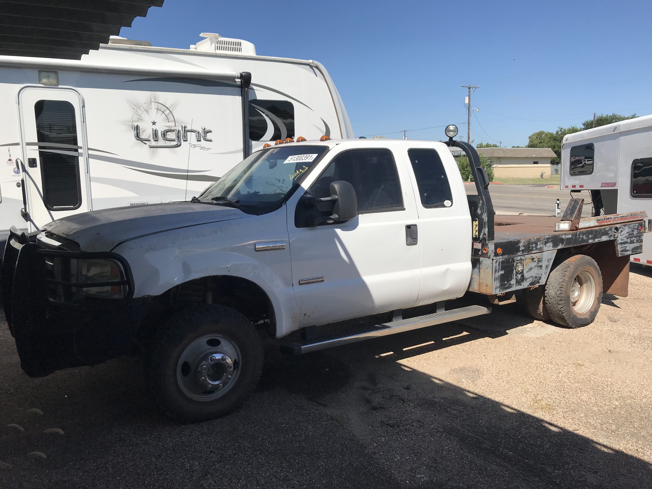  3059 Dew Eze Hydraulic Hay Bed w/ Ford F350Charlie Boiles Auto Sales