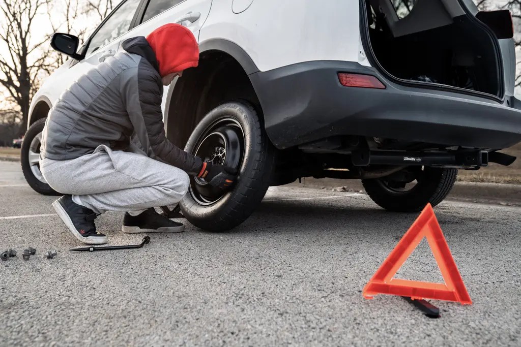 How to Change a Tire: Go Tires Step-by-Step Guide